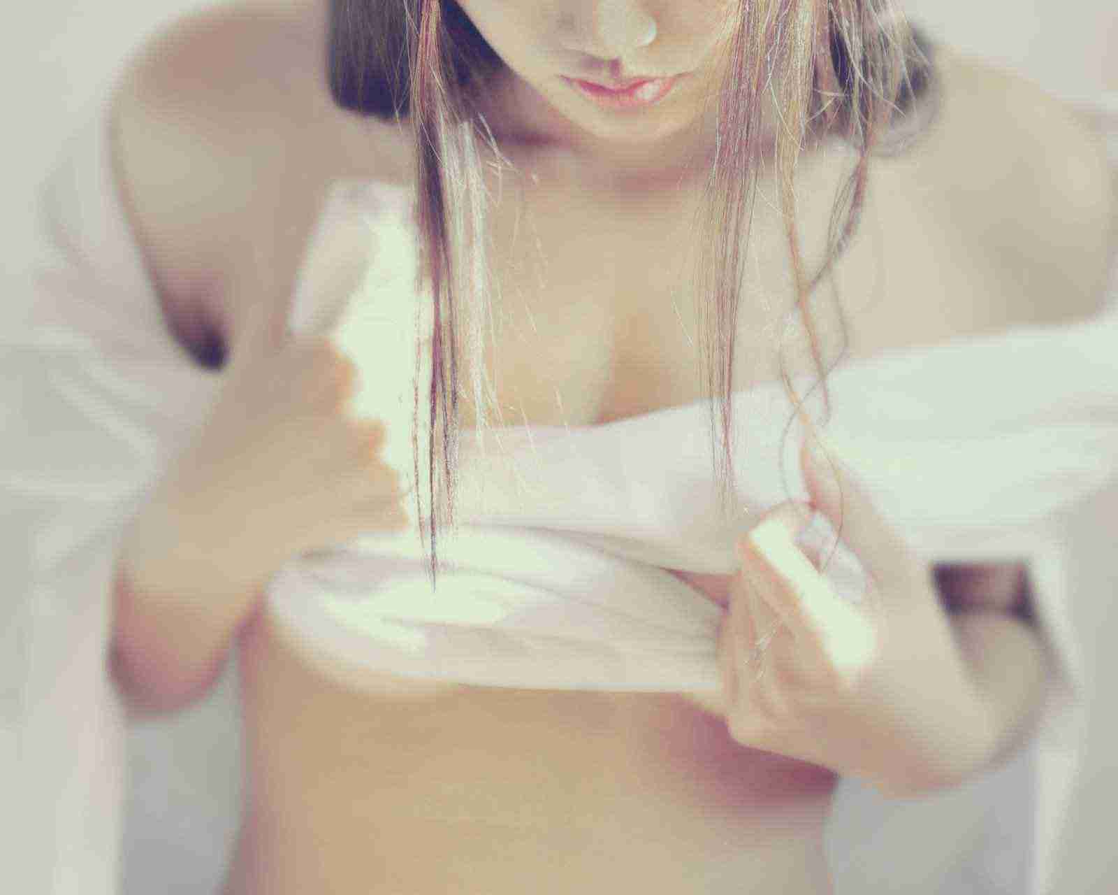 港股午評：恒生科技指數漲1.03% 碧桂園漲超27%